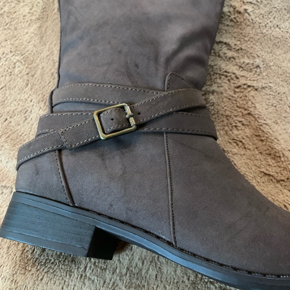 SOLD - Picture 2 of 14